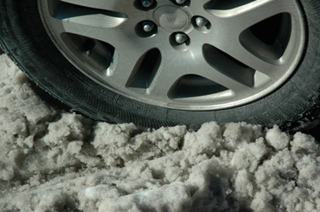 Los neumáticos, elemento clave de seguridad con lluvia, hielo y nieve