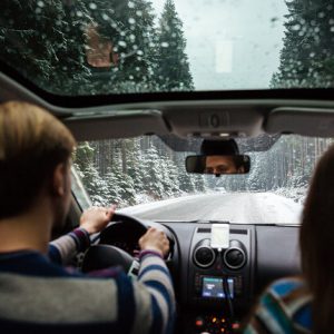 Claves para una conducción segura en invierno - Todos los secretos que  cuidan de tu coche. El blog de Midas