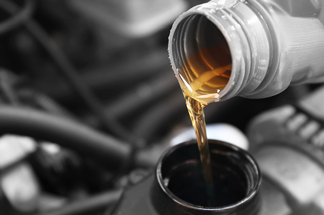 Motivos por los que tu coche pierde aceite