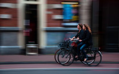 Guía de seguridad vial para conductores y ciclistas