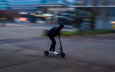 Consejos de seguridad cuando vamos en patinete eléctrico