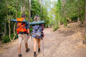¡Primavera de senderismo! Descubre las mejores rutas por España. Paisajes increíbles, flores en flor y temperaturas ideales. Rutas para todos los niveles.